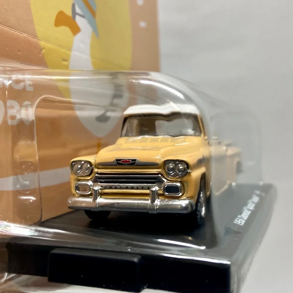 M2 Machines 1958‎ Chevrolet Apache Stepside R86 Born In Maui Raised In Cali 2023
